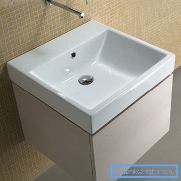 Lavabo de medio metro limpio con pedestal colgante Lavabo de medio metro limpio con pedestal colgante