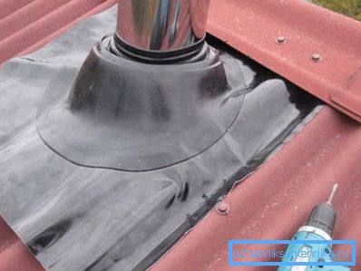 Hojas de asbesto están montadas en el interior del techo Hojas de asbesto están montadas en el interior del techo