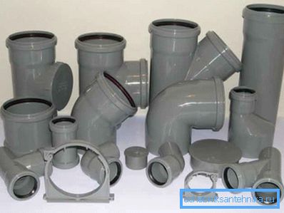 La gama de rodillas, transiciones y horquilla de PVC. La gama de rodillas, transiciones y horquilla de PVC.