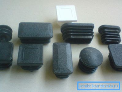 Surtido de tapones de plastico. Surtido de tapones de plastico.