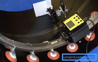 Equipo automatizado para soldar y cortar tubos de gran diámetro. Equipo automatizado para soldar y cortar tubos de gran diámetro.