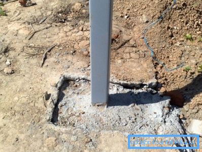 Bastidores de hormigón en forma de tubos de acero. Bastidores de hormigón en forma de tubos de acero.