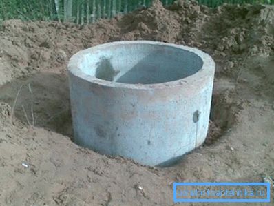 El anillo de hormigón debe estar preparado para el acabado. El anillo de hormigón debe estar preparado para el acabado.