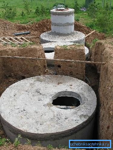 Las estructuras de hormigón suelen tener grandes dimensiones. Las estructuras de hormigón suelen tener grandes dimensiones.