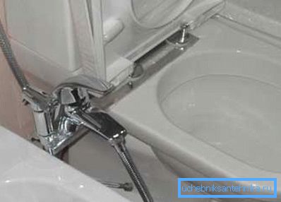 Bidet asiento de inodoro con batidora. Bidet asiento de inodoro con batidora.