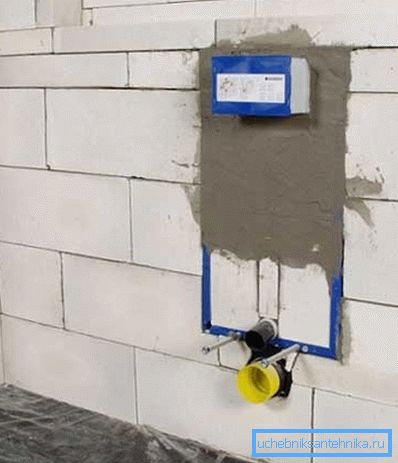 La instalación de bloques no tiene contacto con el suelo. La instalación de bloques no tiene contacto con el suelo.