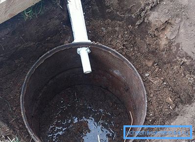 1198 Vkopana barril cerca del baño