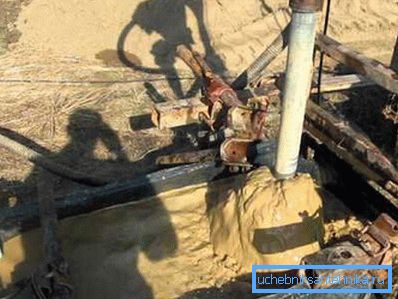 El lodo de perforación puede contaminar gravemente el sitio. El lodo de perforación puede contaminar gravemente el sitio.