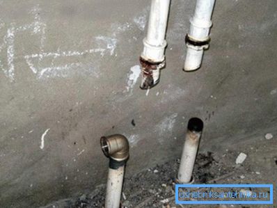 Para cortar el piso superior de la calefacción, es suficiente cortar las bandas y colocar un puente entre ellos.