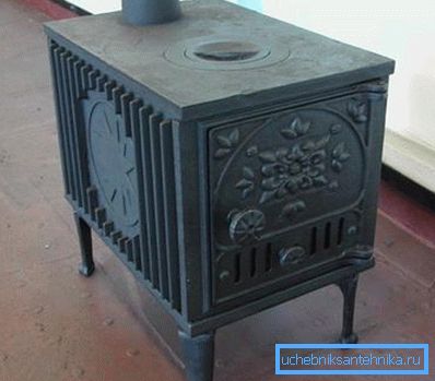 Los productos de fundición casi siempre tienen un aspecto original y varios elementos decorativos. Los productos de fundición casi siempre tienen un aspecto original y varios elementos decorativos.