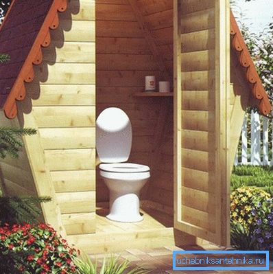 Baño campestre con baño de plástico. Baño campestre con baño de plástico.
