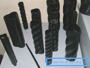 Estos materiales pueden tener diferentes formas y estructuras. Estos materiales pueden tener diferentes formas y estructuras.