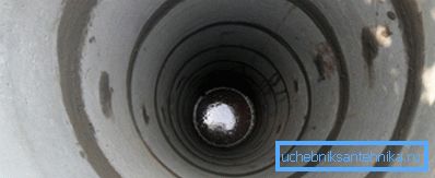 Incluso teniendo en cuenta el hecho de que la cerradura crea una conexión bastante estrecha para la fijación de los módulos, vale la pena utilizar mezclas de cemento adicionales.