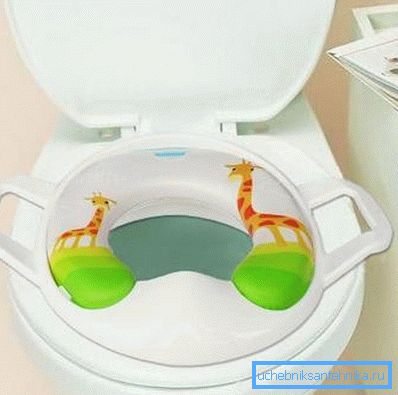 La almohadilla infantil para el baño permitirá que el niño visite cómodamente el baño. La almohadilla infantil para el baño permitirá que el niño visite cómodamente el baño.
