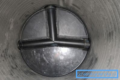 Para controlar el estado de las aguas residuales externas, se utiliza un pozo de inspección.