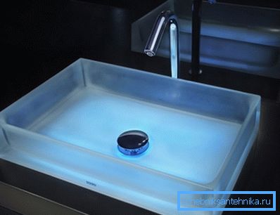 Para los interiores más atrevidos y modernos cabe lavabo de cristal. Para los interiores más atrevidos y modernos cabe lavabo de cristal.