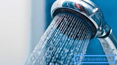 Para tuberías normales, necesita un exceso de presión de agua.