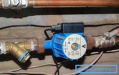 Para la circulación normal se requiere instalar la bomba. Para la circulación normal se requiere instalar la bomba.