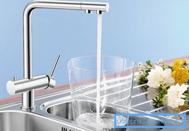 No es necesario instalar un dispositivo separado para suministrar agua filtrada. No es necesario instalar un dispositivo separado para suministrar agua filtrada.