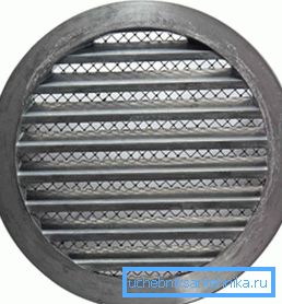 Para el suelo es mejor utilizar rejillas metálicas con redes. Para el suelo es mejor utilizar rejillas metálicas con redes.
