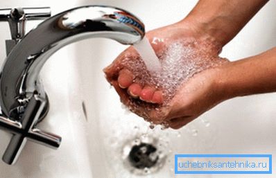 Para el funcionamiento del mezclador se requiere una presión excesiva en el suministro de agua. Para el funcionamiento del mezclador se requiere una presión excesiva en el suministro de agua.