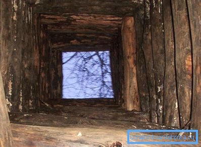 Para reforzar el tronco tradicionalmente se utiliza la madera. Para reforzar el tronco tradicionalmente se utiliza la madera.