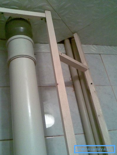 Para la construcción del marco y la barra de madera adecuada, solo es mejor manejar un agente resistente a la humedad Para la construcción del marco y la barra de madera adecuada, solo es mejor manejar un agente resistente a la humedad