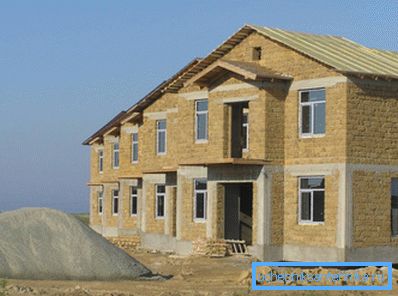 La casa de una roca de concha sin acabado exterior. La casa de una roca de concha sin acabado exterior.