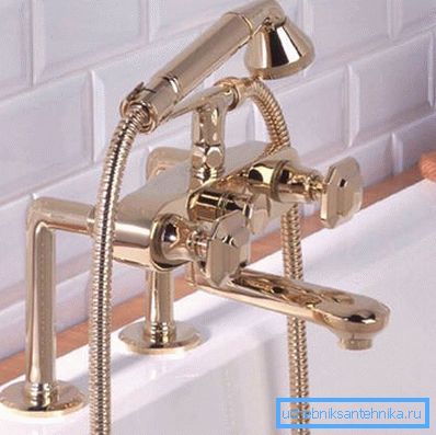 Una construcción de bronce cara. Una construcción de bronce cara.