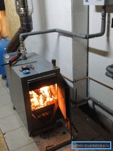 La leña es la fuente de energía más antigua, pero aún muy popular. La leña es la fuente de energía más antigua, pero aún muy popular.