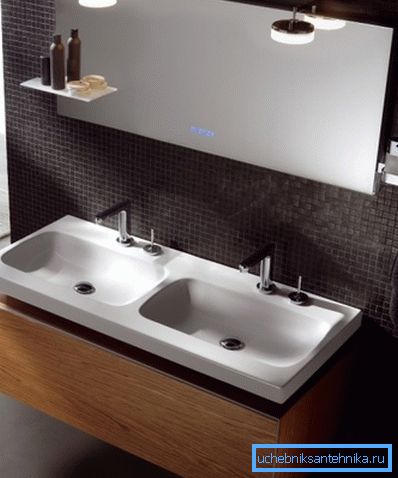 Lavabo doble - una gran opción para una familia grande. Lavabo doble - una gran opción para una familia grande.