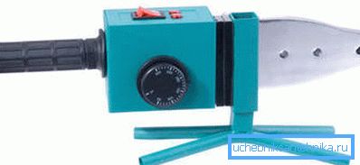 Soldador eléctrico para soldar tubos de plástico. Soldador eléctrico para soldar tubos de plástico.