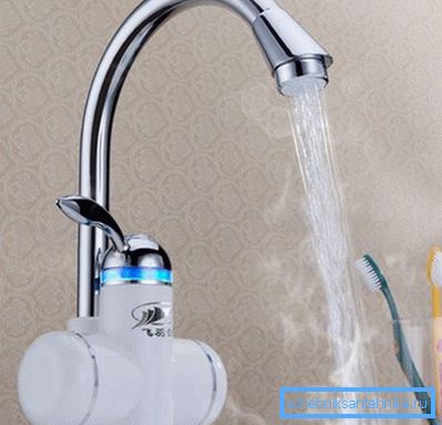 Otra forma de combinar agua y electricidad es un mezclador de calentador de agua eléctrico. Otra forma de combinar agua y electricidad es un mezclador de calentador de agua eléctrico.