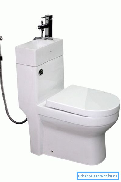 Esta solución permite no ocupar demasiado espacio y no instalar un fregadero separado, pero vale la pena recordar que el tamaño del tazón es pequeño, lo que crea inconvenientes en el proceso de uso. Esta solución permite no ocupar demasiado espacio y no instalar un fregadero separado, pero vale la pena recordar que el tamaño del tazón es pequeño, lo que crea inconvenientes en el proceso de uso.