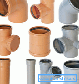 Accesorios para tuberías de alcantarillado de diferentes diámetros. Accesorios para tuberías de alcantarillado de diferentes diámetros.