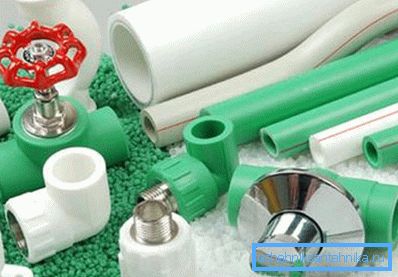Accesorios y tuberías de plástico para jardinería. Accesorios y tuberías de plástico para jardinería.