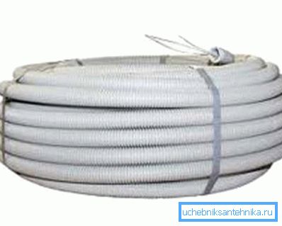 Foto de tubo corrugado para el cableado eléctrico. Foto de tubo corrugado para el cableado eléctrico.