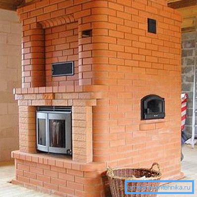 Foto estufa de calentamiento con chimenea Foto estufa de calentamiento con chimenea