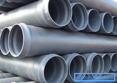 Foto de tubos de PVC para aguas residuales. Foto de tubos de PVC para aguas residuales.