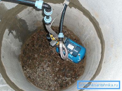 Hidroacumulador instalado en el cajón. Hidroacumulador instalado en el cajón.