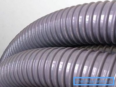 Corrugación de PVC: una excelente opción para organizar la ventilación de las casas rurales. Corrugación de PVC: una excelente opción para organizar la ventilación de las casas rurales.