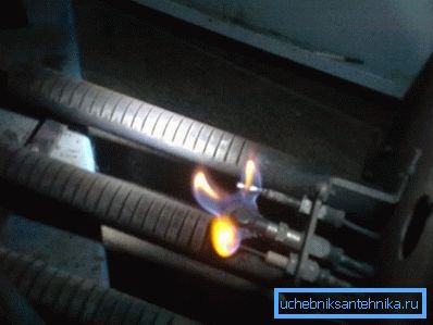 Una antorcha con encendido piezoeléctrico (en la foto) hace que los aparatos no sean volátiles Una antorcha con encendido piezoeléctrico (en la foto) hace que los aparatos no sean volátiles