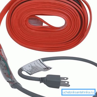Cinta de calentamiento para fontanería montada de forma independiente. Cinta de calentamiento para fontanería montada de forma independiente.