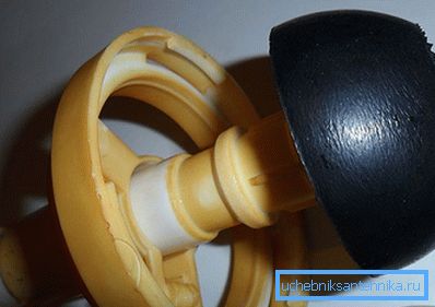 Cisterna de pera puede pasar agua Cisterna de pera puede pasar agua