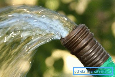 ¡Buena presión y agua es necesaria para las personas y las plantas!