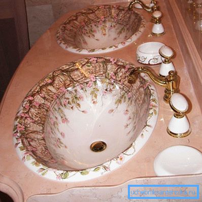 Interesantes lavabos de piedra de baño. Fregaderos de baño de piedra interesantes