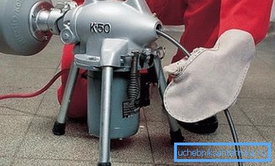 El uso del cable sanitario junto con el motor permite obtener un alto par, lo que facilita enormemente este trabajo. El uso del cable sanitario junto con el motor permite obtener un alto par, lo que facilita enormemente este trabajo.