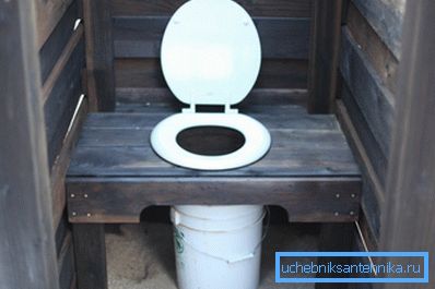 El uso de cubos ordinarios para tales propósitos no es muy práctico y desagradable, pero en algunos casos esta es la única opción disponible. El uso de cubos ordinarios para tales propósitos no es muy práctico y desagradable, pero en algunos casos esta es la única opción disponible.