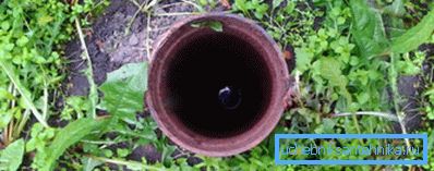 La fuente de agua limpia en la casa de verano. La fuente de agua limpia en la casa de verano.