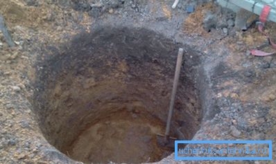 Haciendo un agujero para la instalación de un cajón a partir de anillos de hormigón. Haciendo un agujero para la instalación de un cajón a partir de anillos de hormigón.